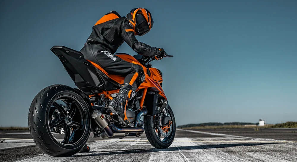 Мотоциклы 2026: обзор KTM 1390 Super Duke R EVO, характеристики и цена