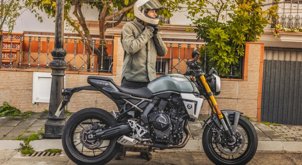 Suzuki GSX: обзор новой Suzuki GSX-8T с ретро-дизайном